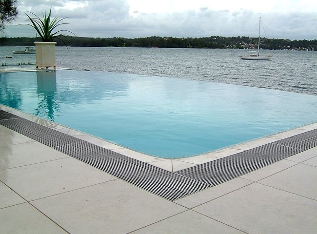 PACIFIC-PISCINE CU LUCIU DE APA